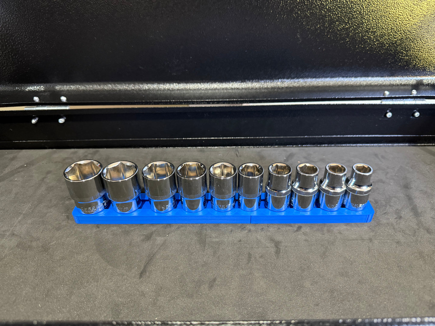 Adjustable Socket Holder