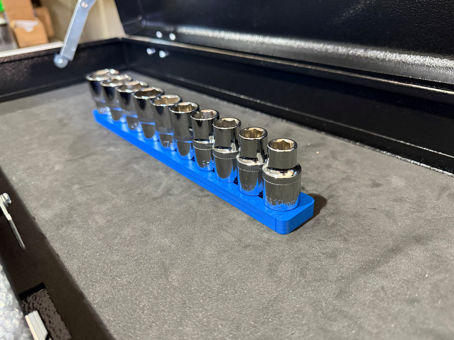 Adjustable Socket Holder