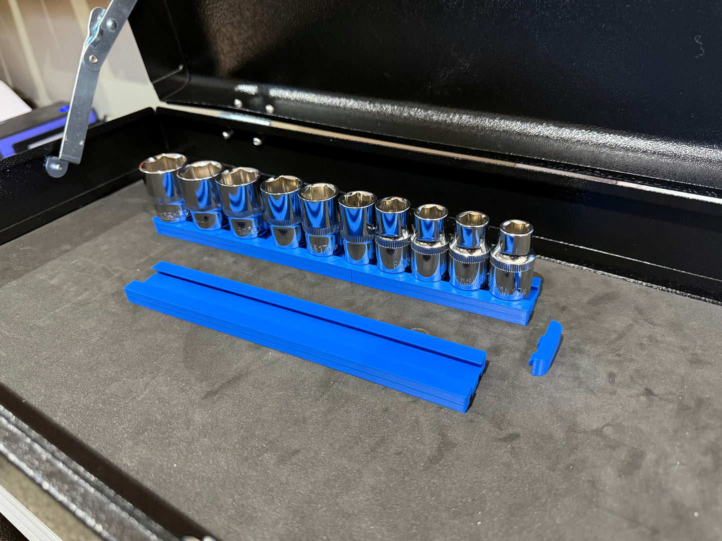 Adjustable Socket Holder