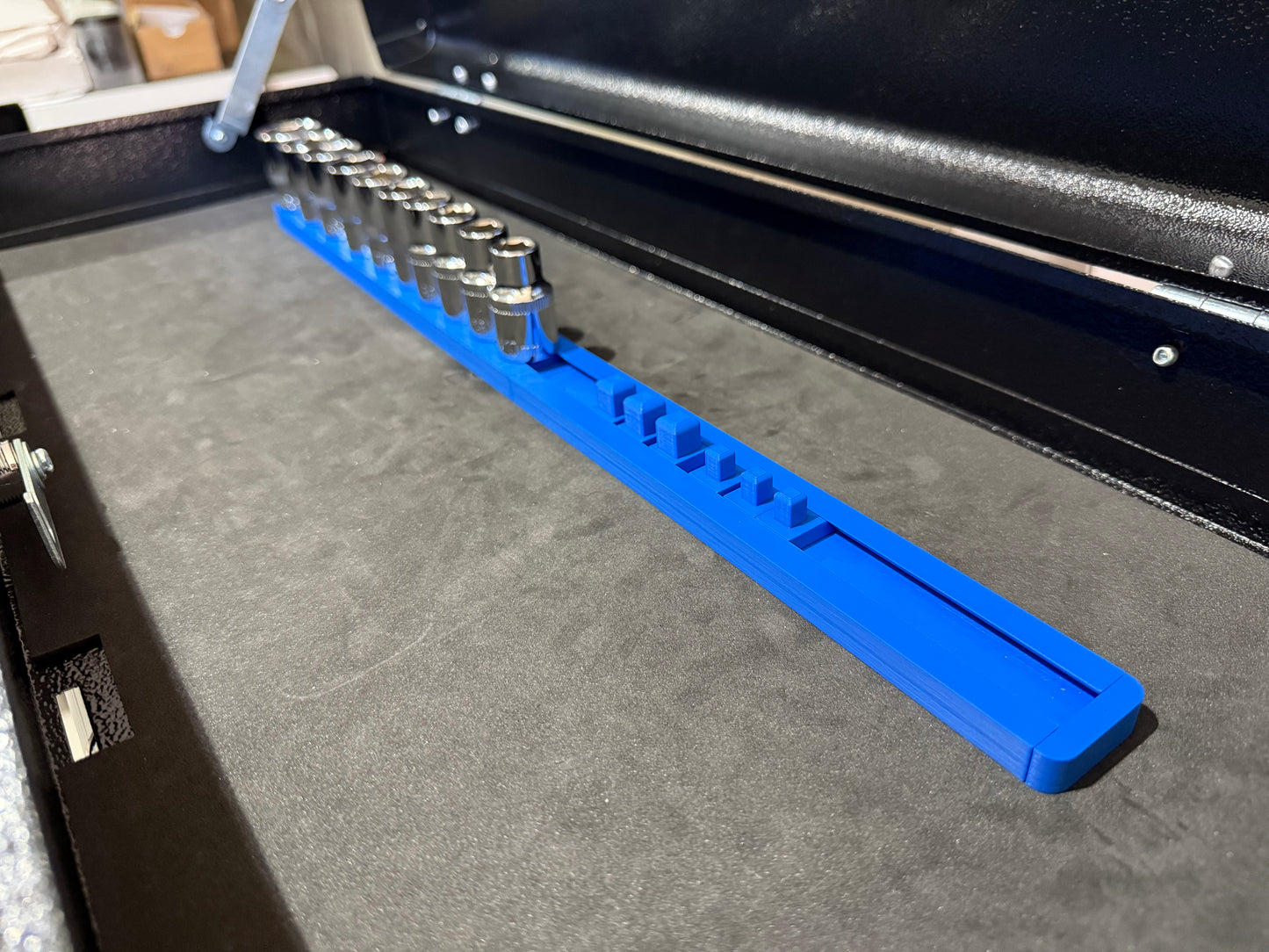 Adjustable Socket Holder