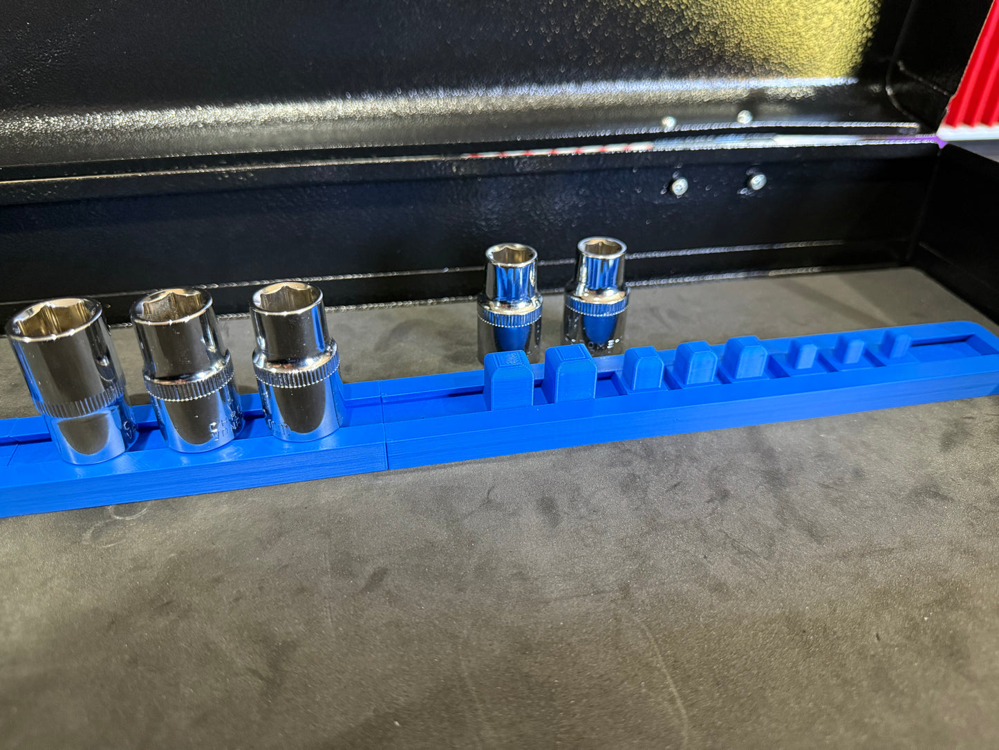 Adjustable Socket Holder
