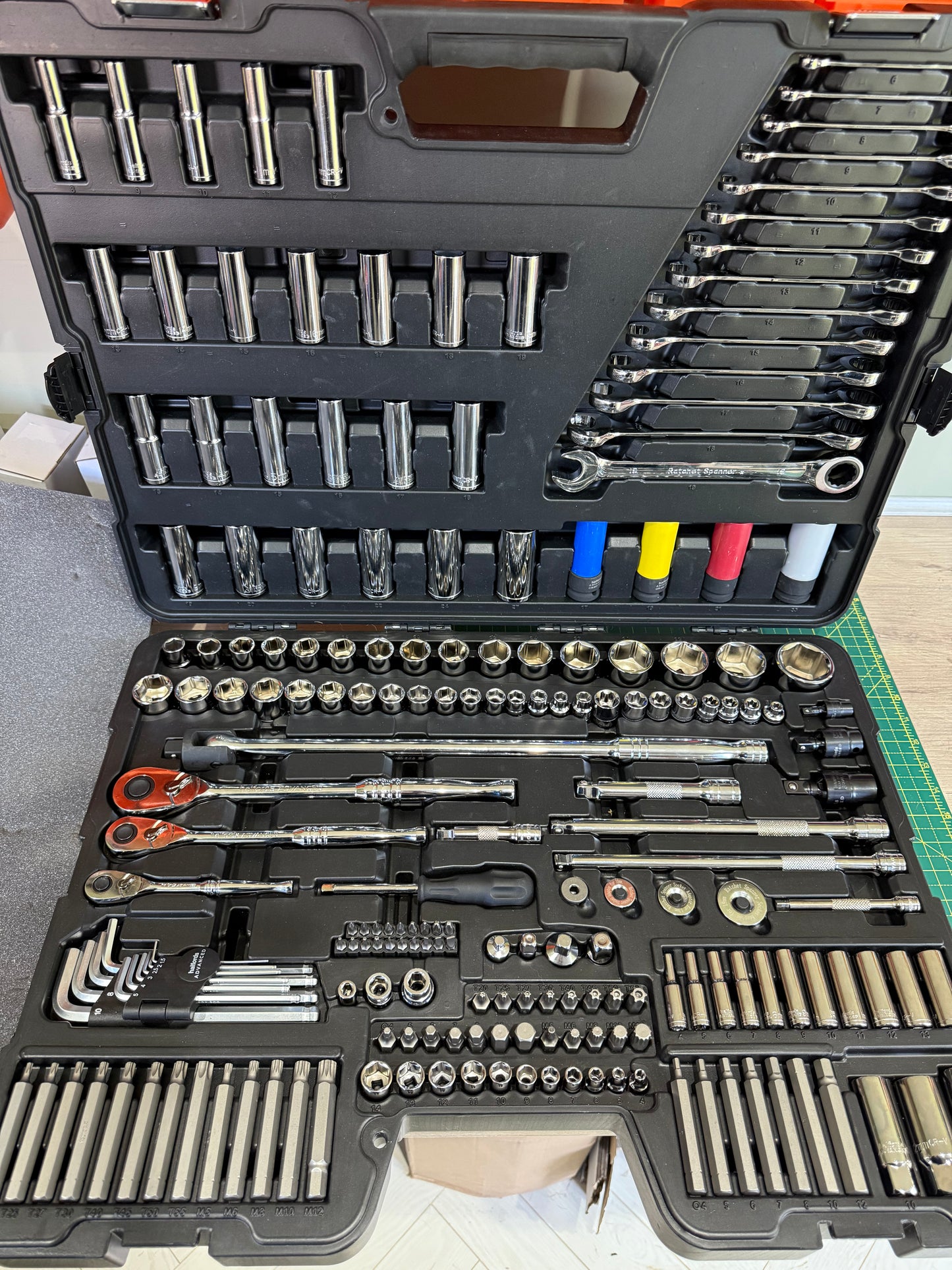 Halfords Advanced 200 Piece Ultimate Storage Kit